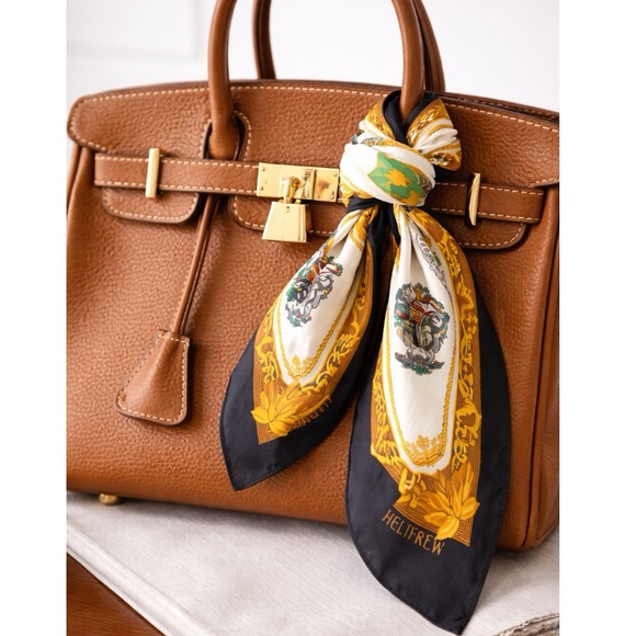 Holt Renfrew Vintage Silk Scarf Canadian Provinces Coat of Arms 34” Square - Picture 1 of 11